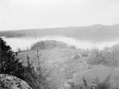 519.JPG - 1920-taletVy från norr, från berget bakom Slamby ner mot Slamby 1:2 med Slamby 1:3 i bakgrunden